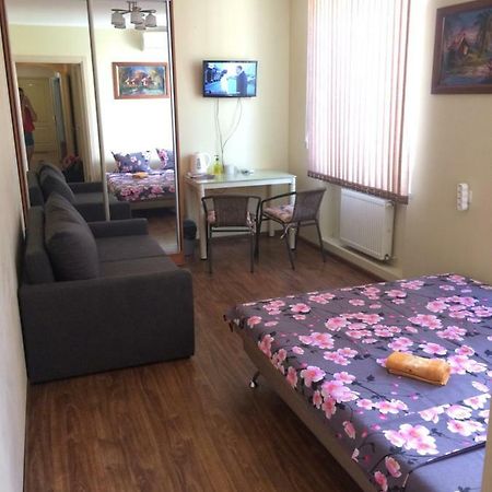 Room In The Guest House Odessa Exterior foto